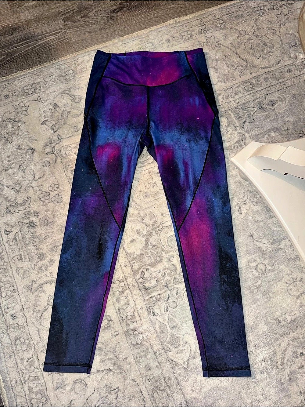 Victoria's Secret Abstract Purple Blue Leggings Size Medium